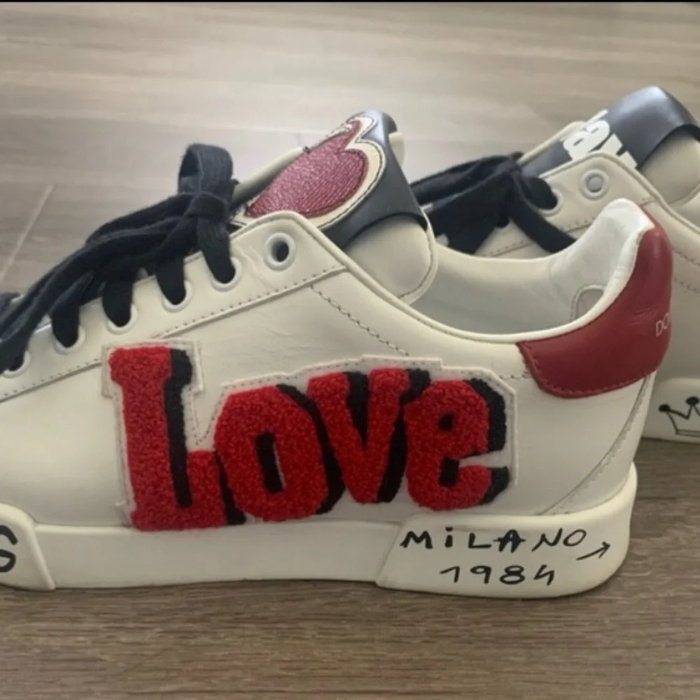 Authentic Dolce & Gabbana Graffiti Love sneakers - Picture 3 of 7